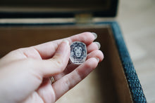 Courage pin