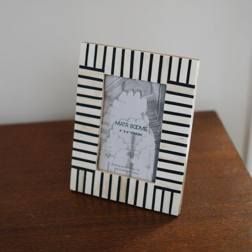 Black and White Picture Frame