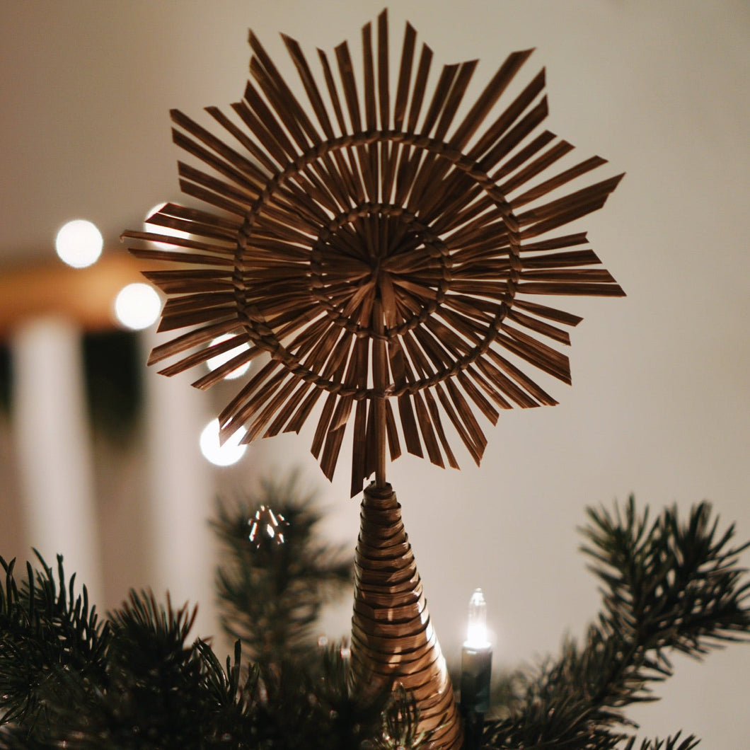 Pathi Grass Star Tree Topper